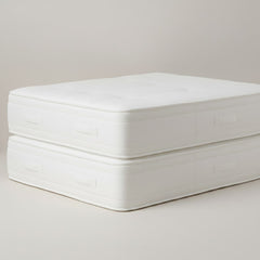 Matracok egymás tetejére téve