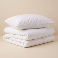 Paplan, párna garnitúra a kép közepén