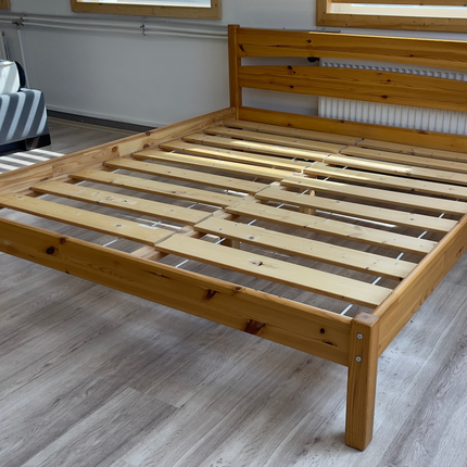 Niki - Fenyő ágykeret - Bemutató darab ágyráccsal - 180x200 cm