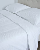 Hotel damaszt paplanhuzat 1 cm csíkos 100% pamut - áthajtós - 140 gr/m2