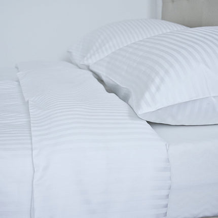 Hotel damaszt párnahuzat 1 cm csíkos 100% pamut - áthajtós - 140 gr/m2