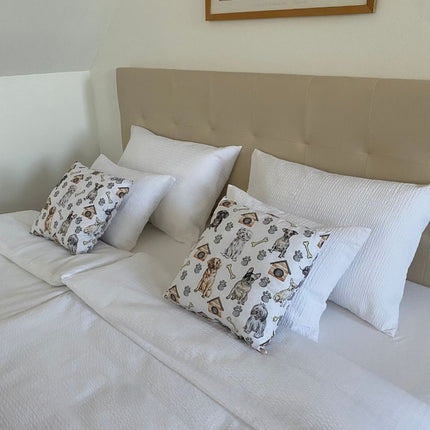 Fehér kutyás kispárna - 40x40 cm