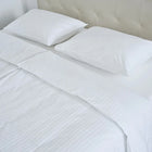 Hotel damaszt 1 cm csíkos ágyneműhuzat garnitúra 100% pamut - áthajtós - 2 db-os szett - 140 gr/m2