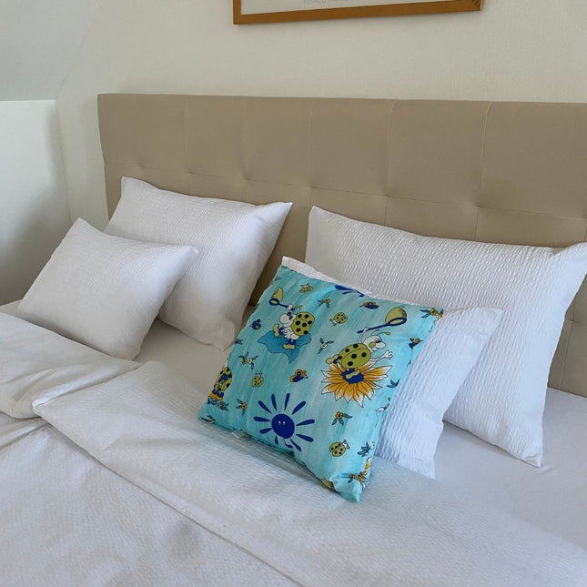 Kék katicás kispárna - 40x40 cm