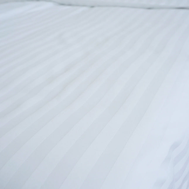 Hotel szatén 2 cm csíkos ágyneműhuzat - 50% Pamut - 50% PE - áthajtós - 2 db-os szett - 140 gr/m2 - csomagos