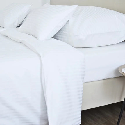 Hotel damaszt 1 cm csíkos ágyneműhuzat garnitúra 100% pamut - áthajtós - 3 db-os szett - 140 gr/m2