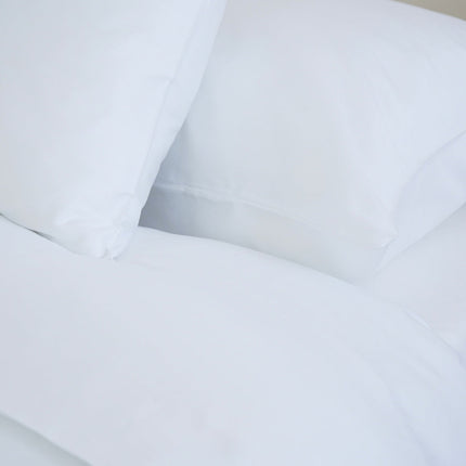Fehér szatén ágyneműhuzat garnitúra 100% pamut - cipzáras - 3 db-os szett - 130 g/m2