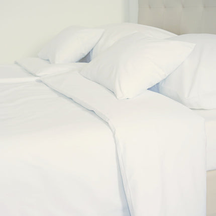 Hotel pamutvászon ágyneműhuzat - 50% Pamut - 50% PE - áthajtós -  3 db-os szett - 142 gr/m2 - csomagos