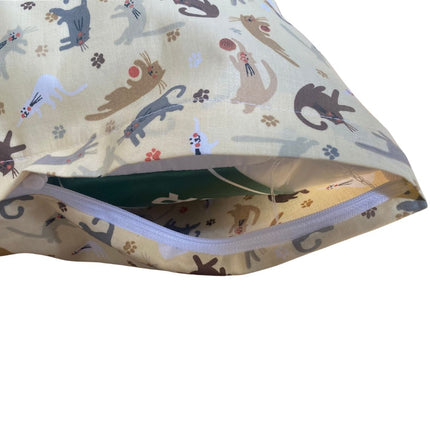 Pamut kispárnahuzat - Ugráló macskák