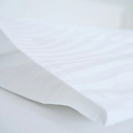 Hotel damaszt 1 cm csíkos ágyneműhuzat garnitúra 100% pamut - áthajtós - 3 db-os szett - 140 gr/m2