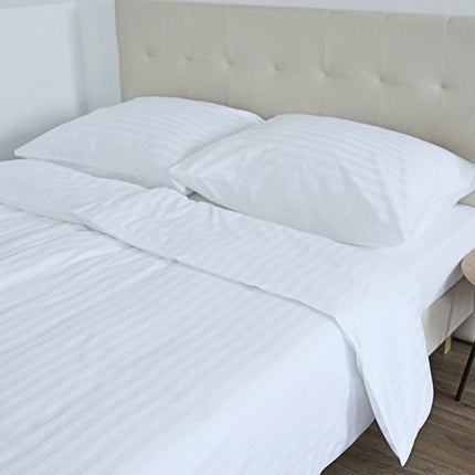 Hotel szatén 2 cm csíkos ágyneműhuzat - 80% Pamut - 20% PE - áthajtós - 2 db-os szett - 150 gr/m2 - csomagos