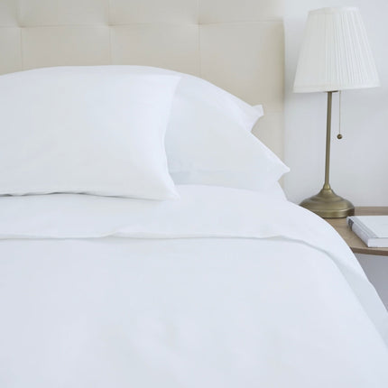 Fehér szatén ágyneműhuzat garnitúra 100% pamut - cipzáras - 3 db-os szett - 130 g/m2