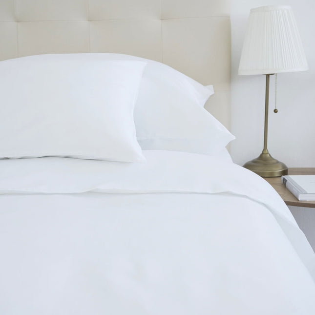 Fehér szatén ágyneműhuzat garnitúra 100% pamut - cipzáras - 3 db-os szett - 130 g/m2