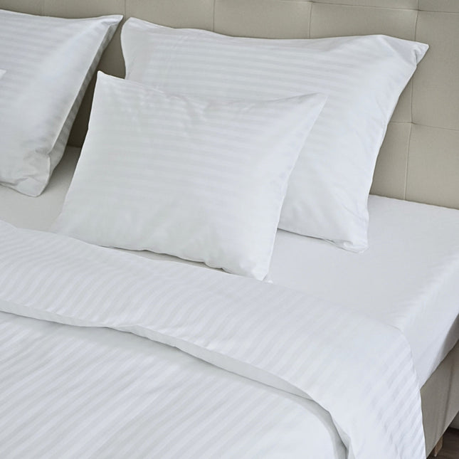 Hotel damaszt szatén csíkos ágyneműhuzat garnitúra – 100% pamut – 10 mm csíkozás