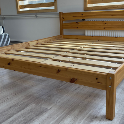 Niki - Fenyő ágykeret - Bemutató darab ágyráccsal - 180x200 cm