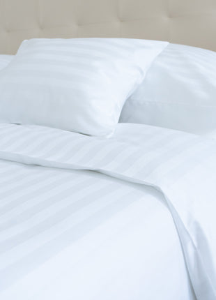 Hotel damaszt szatén csíkos ágyneműhuzat garnitúra – 100% pamut – 20 mm csíkozás - 140 g/m²