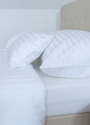 Hotel damaszt szatén csíkos ágyneműhuzat garnitúra – 100% pamut – 20 mm csíkozás - 140 g/m²