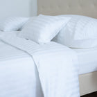 Hotel szatén 2 cm csíkos ágyneműhuzat garnitúra 100% pamut - áthajtós - 3 db-os szett 140 gr/m2 - csomagos