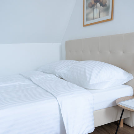 Hotel damaszt 2 cm csíkos ágyneműhuzat garnitúra 100% pamut - áthajtós - 2 db-os szett - 140 gr/m2