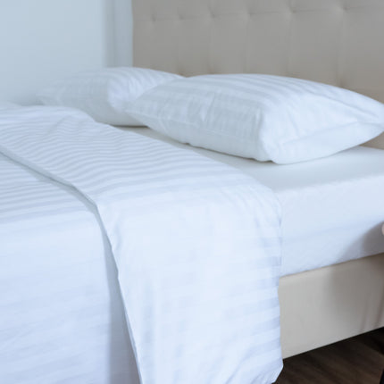 Hotel damaszt 2 cm csíkos ágyneműhuzat garnitúra 100% pamut - áthajtós - 2 db-os szett - 140 gr/m2