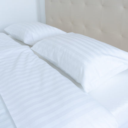 Hotel damaszt 2 cm csíkos ágyneműhuzat garnitúra 100% pamut - áthajtós - 3 db-os szett - 140 gr/m2
