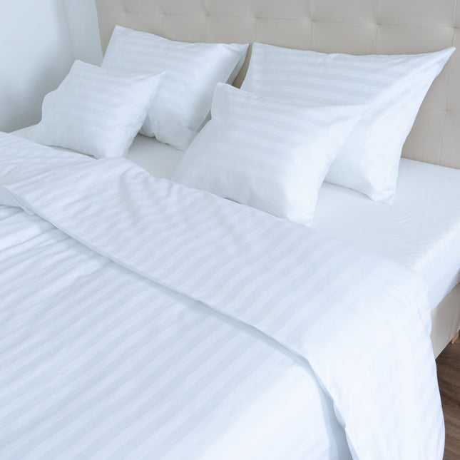 Hotel damaszt 2 cm csíkos ágyneműhuzat garnitúra 100% pamut - áthajtós - 3 db-os szett - 140 gr/m2