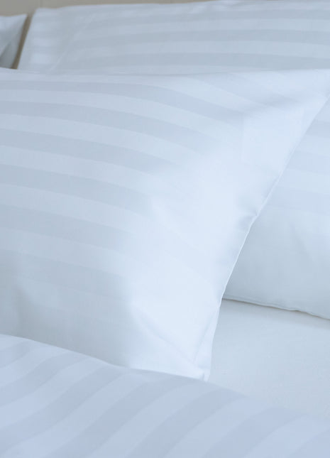Hotel damaszt 2 cm csíkos ágyneműhuzat garnitúra 100% pamut - szettek - 140 gr/m2