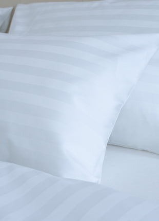 Hotel damaszt szatén csíkos ágyneműhuzat garnitúra – 100% pamut – 20 mm csíkozás - 140 g/m²
