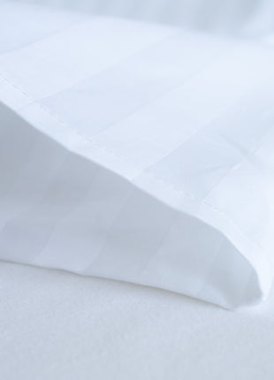 Hotel damaszt szatén csíkos ágyneműhuzat garnitúra – 100% pamut – 20 mm csíkozás - 140 g/m²