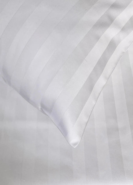 Hotel Damaszt Szatén Ágyneműhuzat Garnitúra – 80% Pamut – 20% PE – 20 mm – 140 g/m²