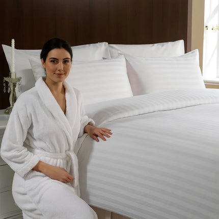 Hotel damaszt 2 cm csíkos ágyneműhuzat garnitúra 100% pamut - szettek - 140 gr/m2