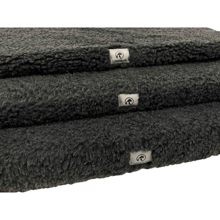 Hugó - szőrös kutyafekhely (matrac)