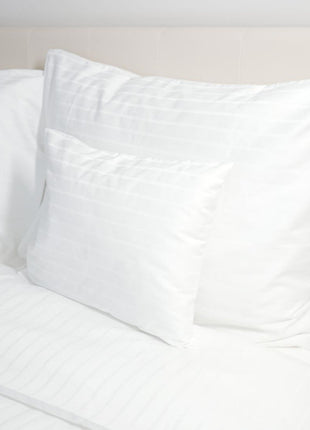 Hotel csíkos párna-, paplanhuzat - 80% PAM - 20% PE - Fehér - 155 gr/m2