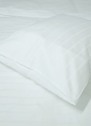 Hotel csíkos párna-, paplanhuzat - 80% PAM - 20% PE - Fehér - 155 gr/m2
