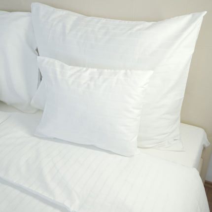 Hotel csíkos párnahuzat - 80% PAM - 20% PE áthajtós - 155 gr/m2