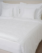 Hotel csíkos paplanhuzat - 80% Pamut - 20% PE - áthajtós - 155 gr/m2 - csomagos