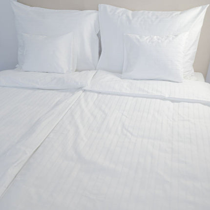 Hotel csíkos paplanhuzat - 80% Pamut - 20% PE - áthajtós - 155 gr/m2 - csomagos