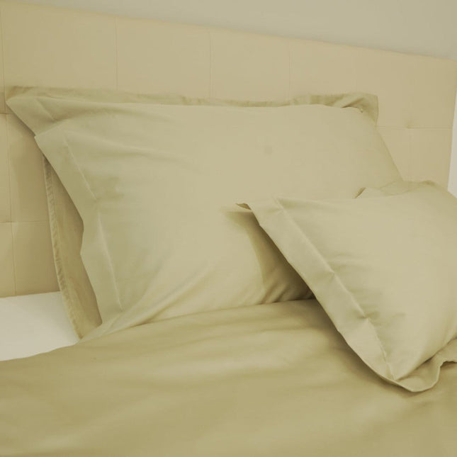 Pamutszatén ágyneműhuzat garnitúra angol széllel - 3 db-os - Világos arany - TC 250