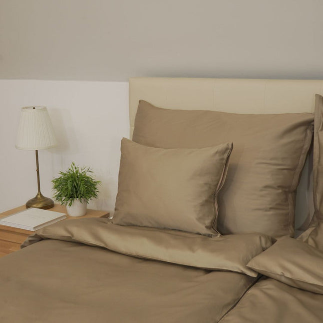 Mogyoró színű szatén párna-, paplanhuzat - TC 250