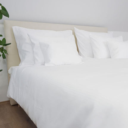 Elegáns csíkos poliészter szatén ágyneműhuzat - 100% PE - áthajtós - 2 db-os szett - 130 gr/m2 - csomagos