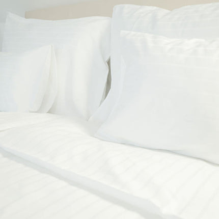 Hotel szatén csíkos ágyneműhuzat - 80% Pamut - 20% PE - áthajtós - 2 db-os szett - 150 gr/m2 - csomagos