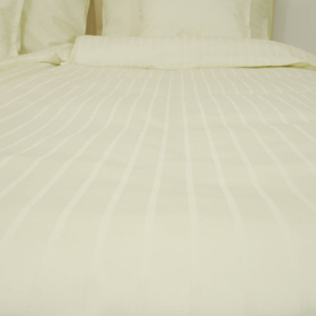 Pezsgő színű hotel csíkos ágyneműhuzat - 80% Pamut - 20% PE - áthajtós - 2 db-os szett - 150 gr/m2 - csomagos