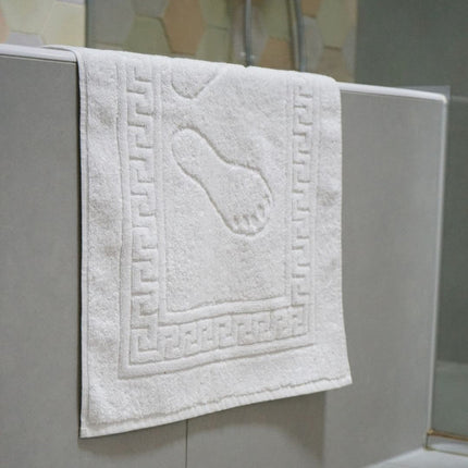 Kádkilépő - fehér tappancsos - 600 gr/m2 - csomagos