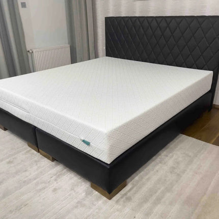 Comfort Medium - HR - Félkemény hideghab matrac (25 cm)