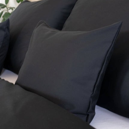 Fekete egyszínű szatén ágyneműhuzat garnitúra - TC 300